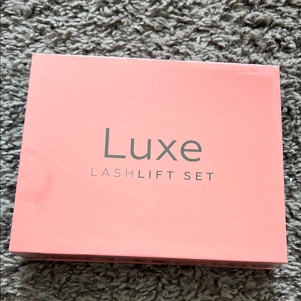 PLUME COSMETICS Lash Kit in Coral